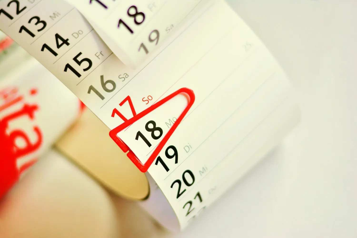 Obstbaumschnitt - Gartenpflege, Kalender Datum 18 in rot